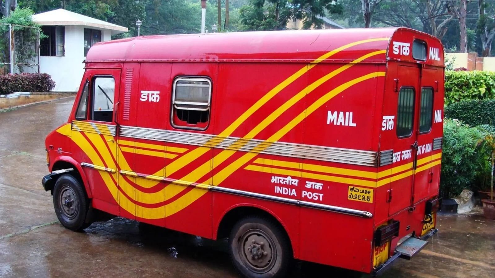India Post News Van Image